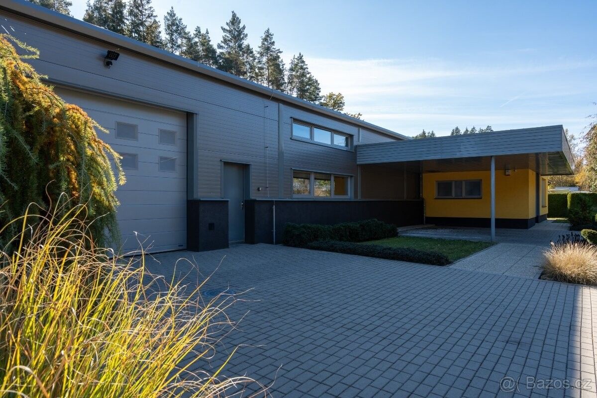 Prodej obchodní prostory - Slavičín, 763 21