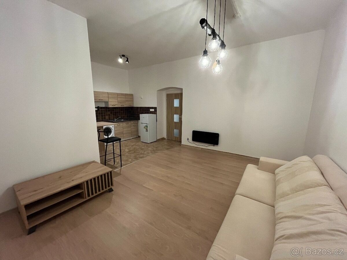 Pronájem byt - Karlovy Vary, 360 01