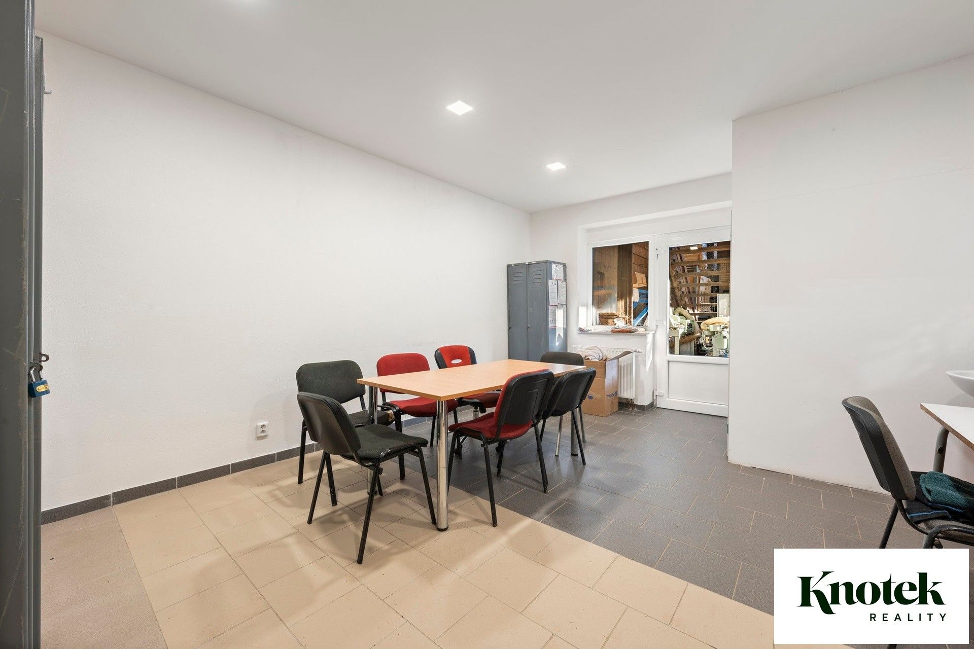 Pronájem výrobní prostory - Račice-Pístovice, 479 m²