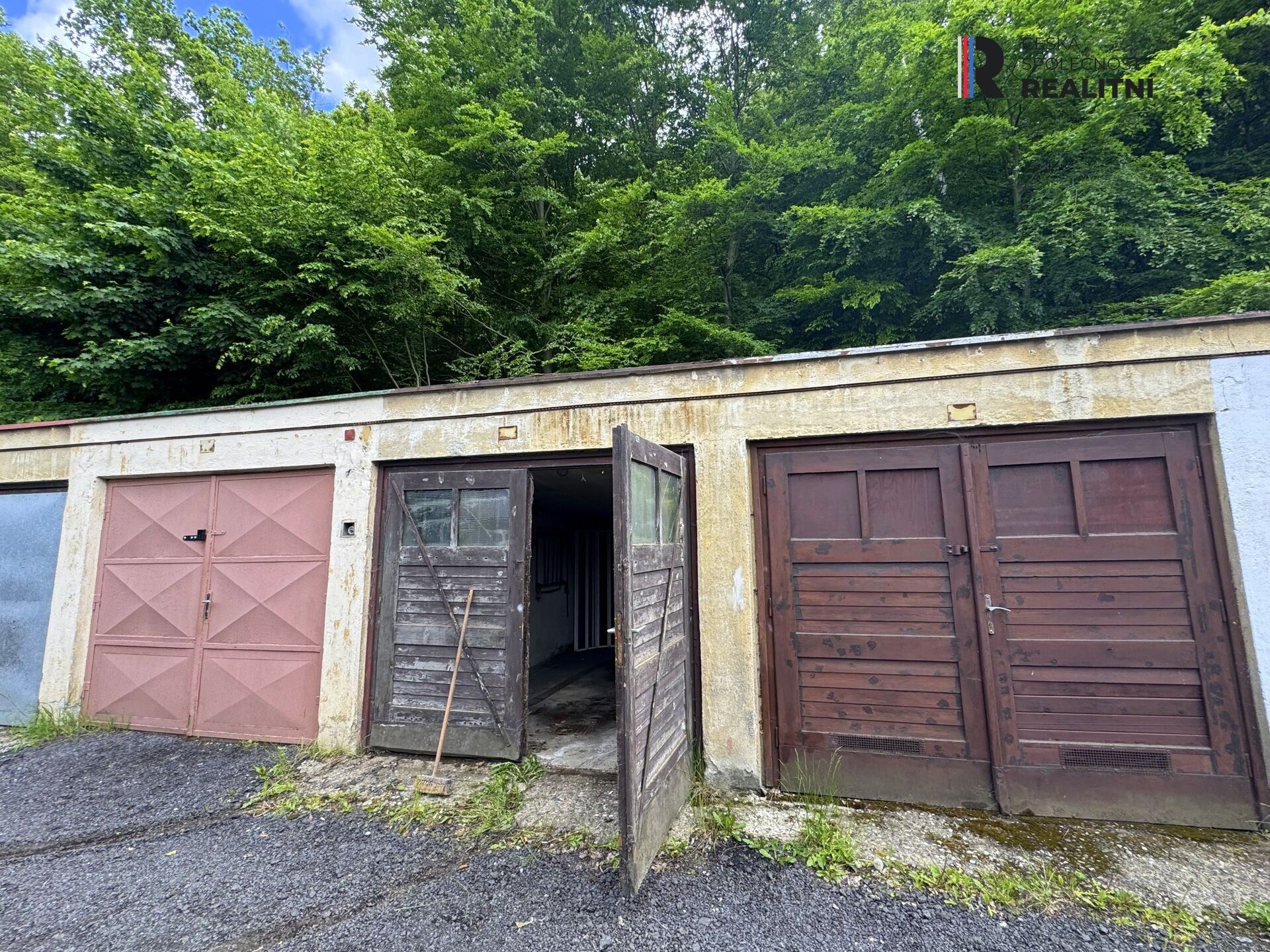 Prodej garáž - Sládkova, Karlovy Vary, 18 m²