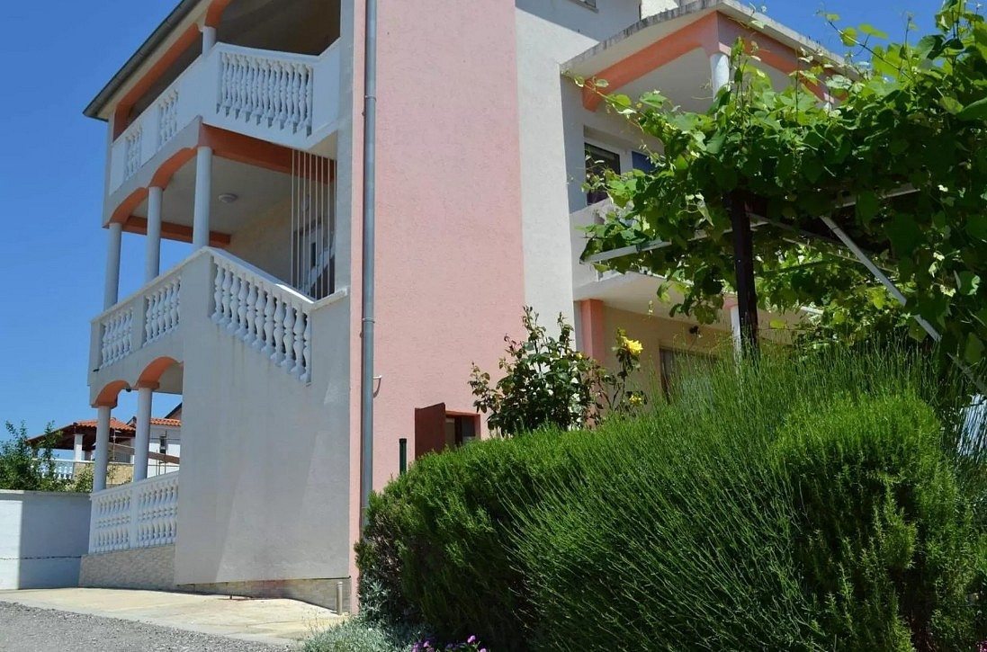 Byt, 300 m²