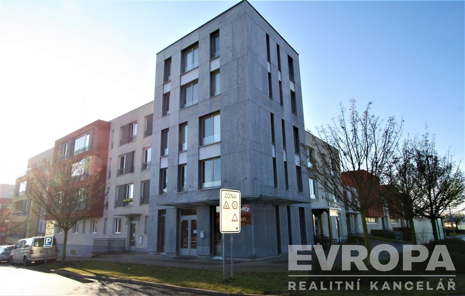 Pronájem byt 2+kk - Raichlova 2609, Praha, 52 m²
