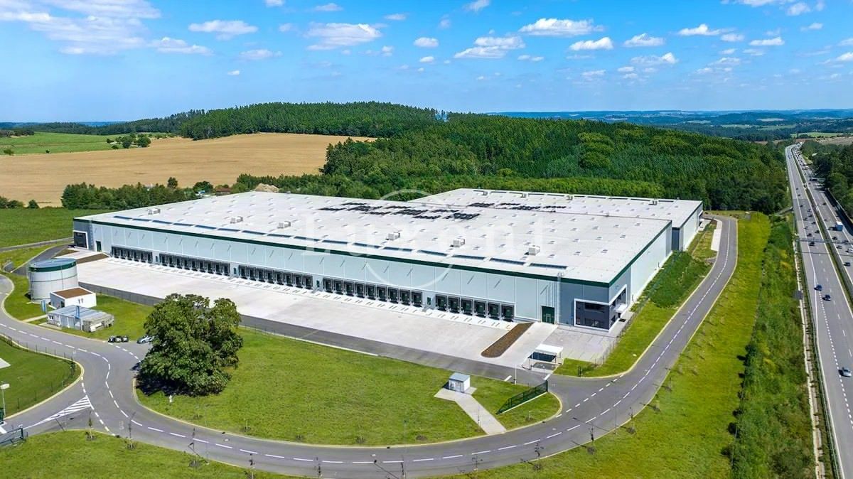 Sklad · 12 893 m² · Ostředek - 3