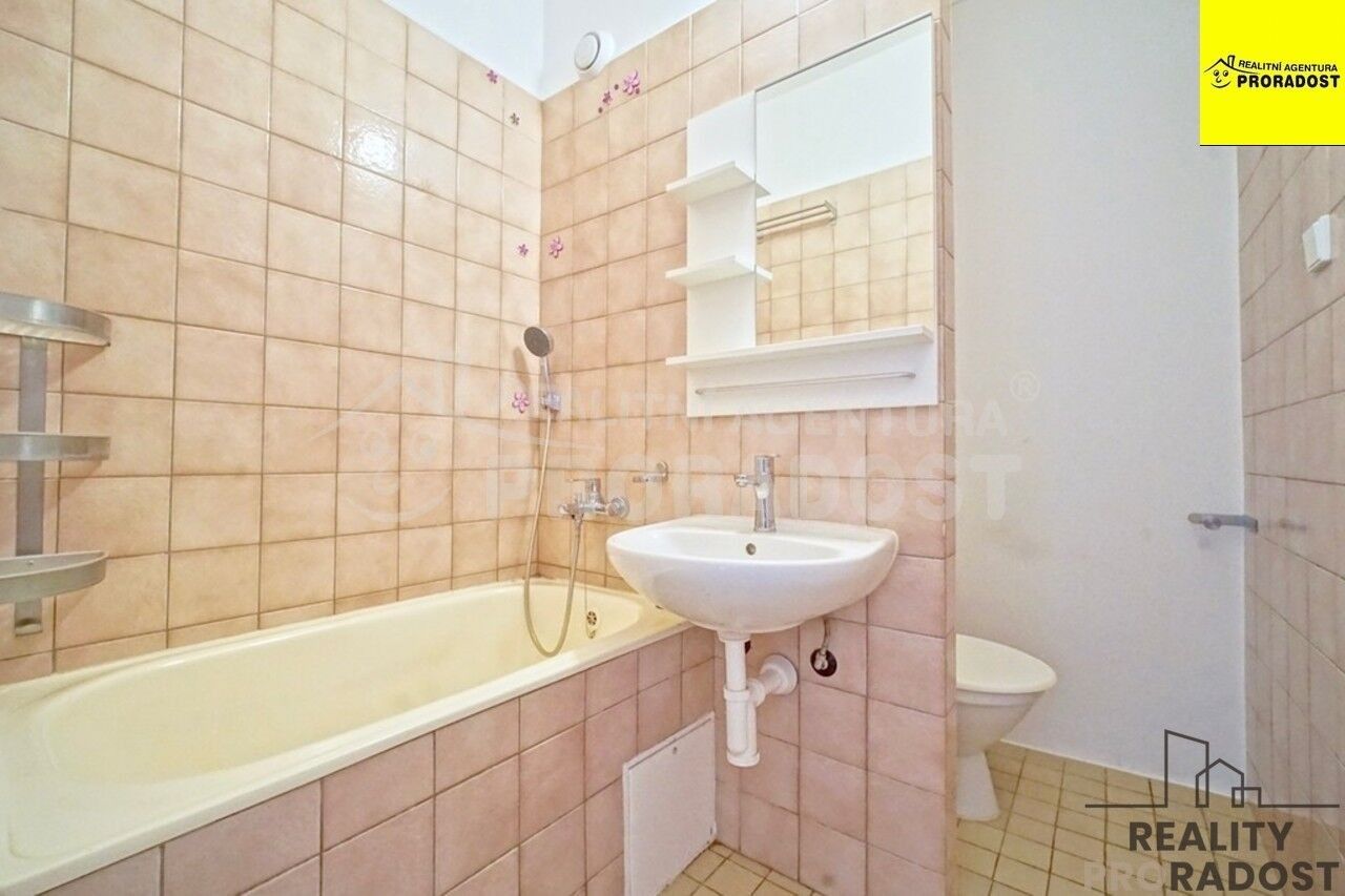 2+kk, Arnošta z Pardubic, Pardubice Zelené Předměstí, 42 m² - 2