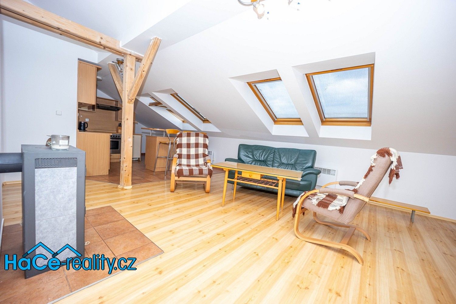 Pronájem byt 2+kk - Ke Splavu, Hradec Králové - Svinary, 70 m² - 5