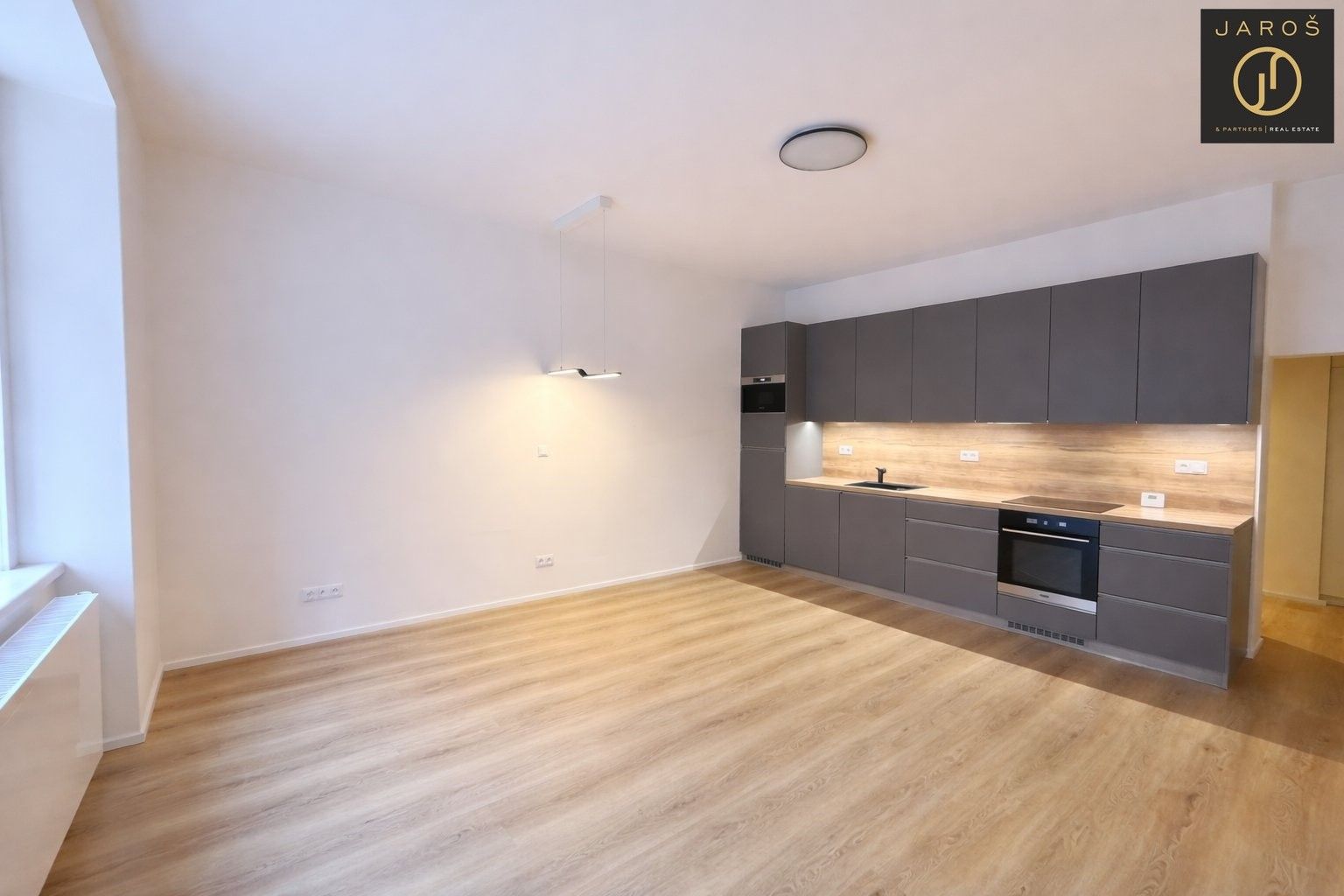 Pronájem byt 2+kk - Pod pramenem, Praha, 49 m²