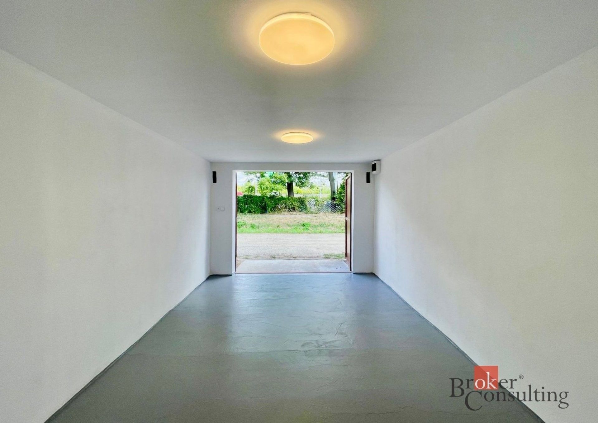 Garáže, J. Plachty 2606, České Budějovice 3, 17 m² - 2
