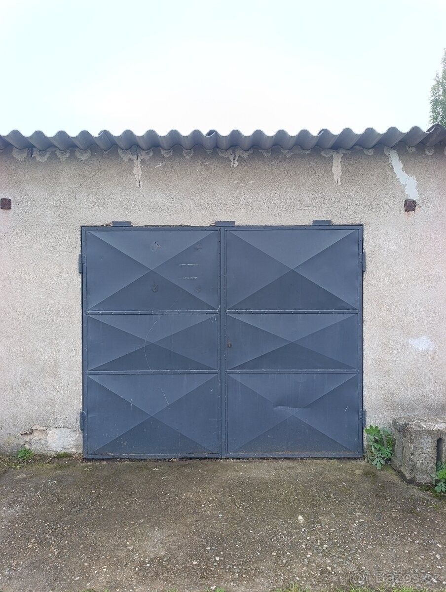 Garáže, Pardubice, 530 06