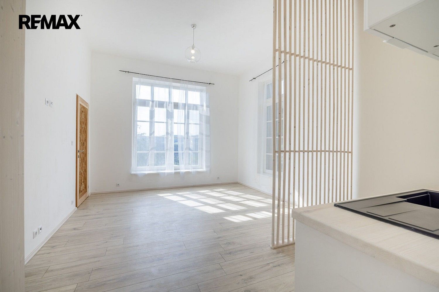 Prodej byt 1+kk - Vráž, okres Beroun, Středočeský kraj, 28 m² - 1