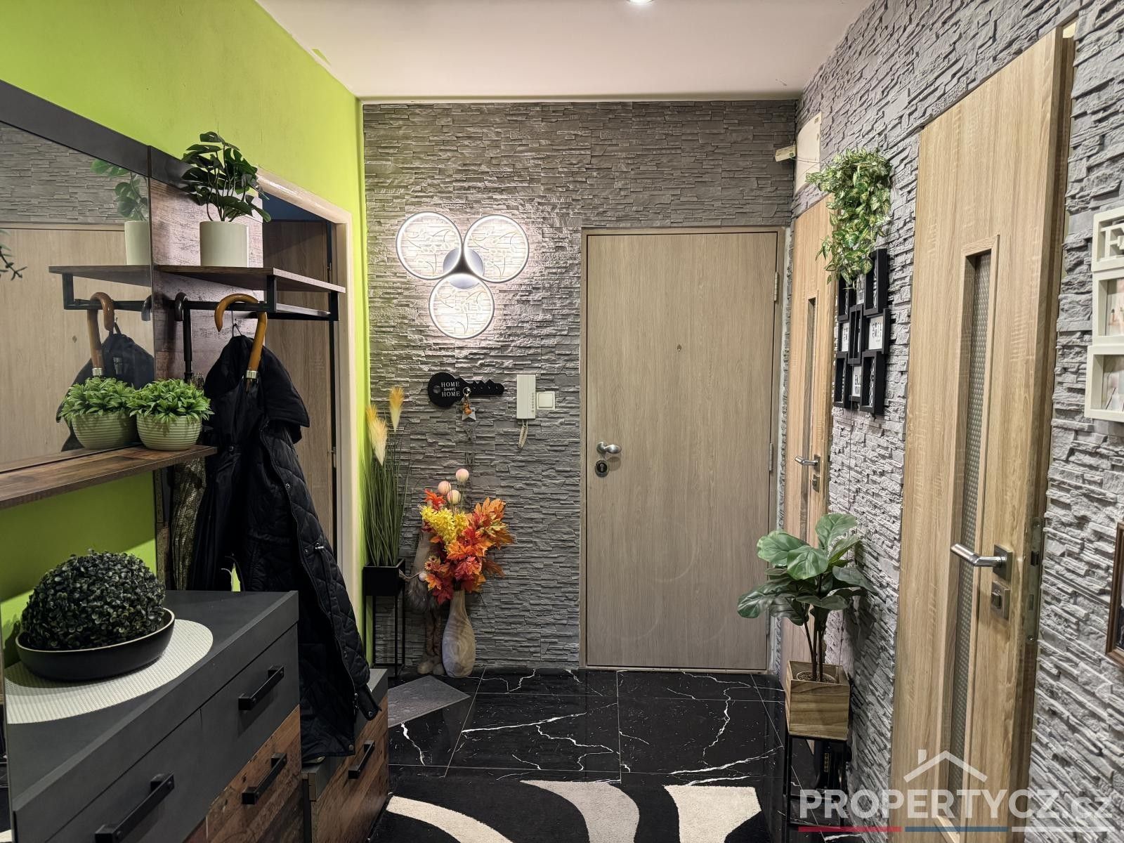 Prodej byt 3+1 - Topolová, Praha, 72 m²