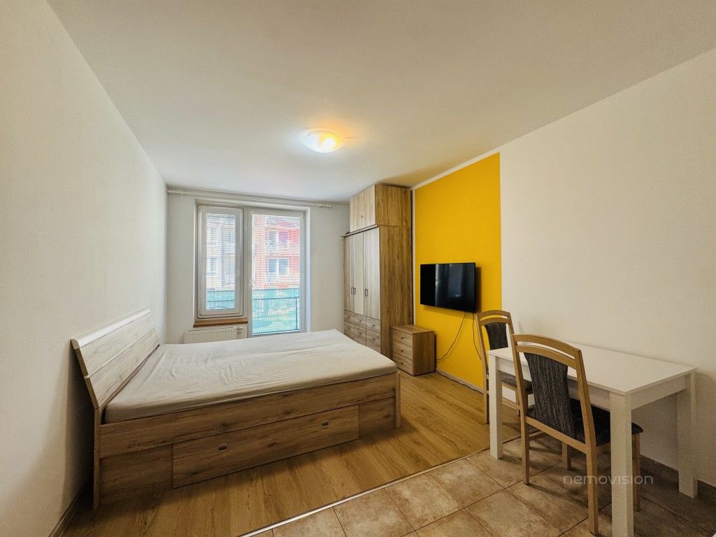 Pronájem byt 1+kk - Na Honech I, Zlín, 27 m²