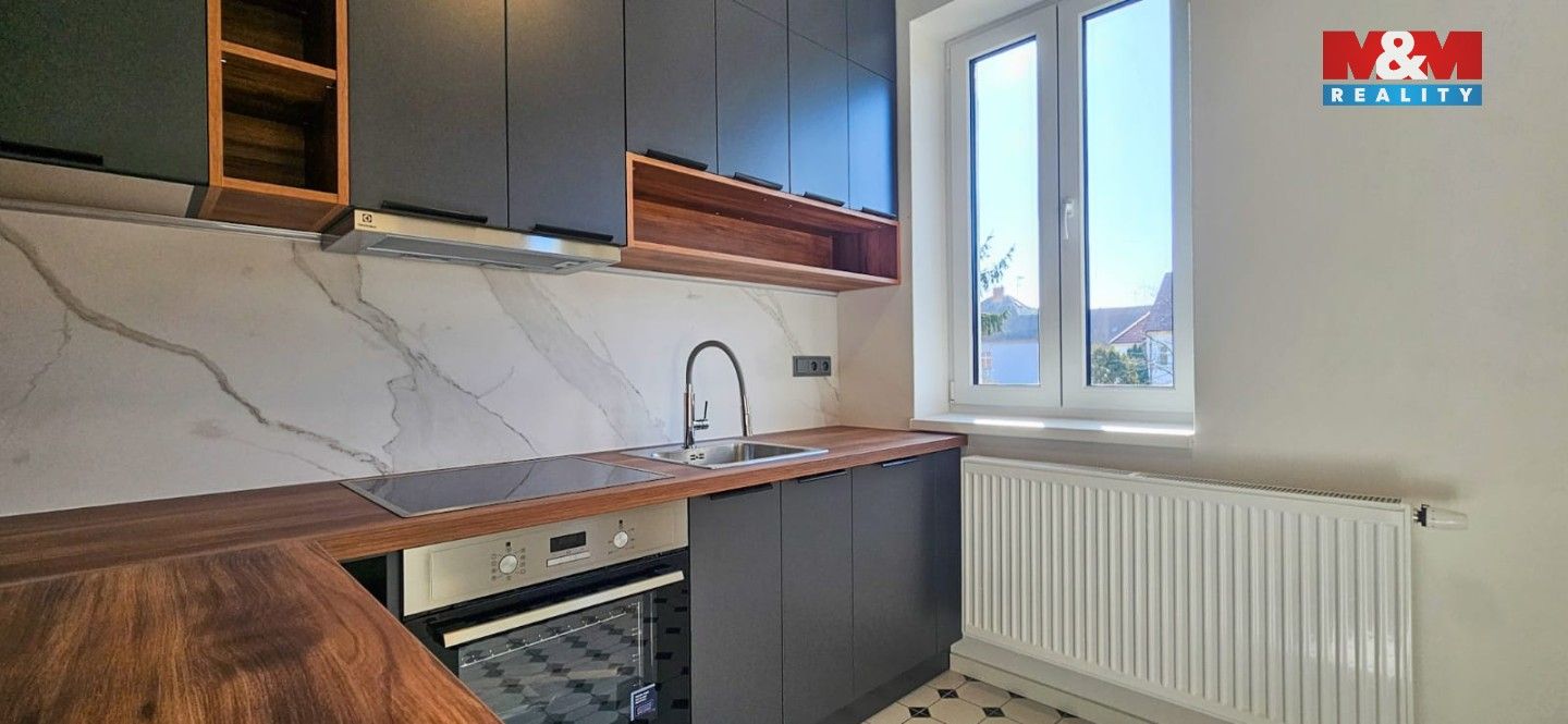 Pronájem byt 3+1 - Ke Tvrzi, Pardubice, 74 m²