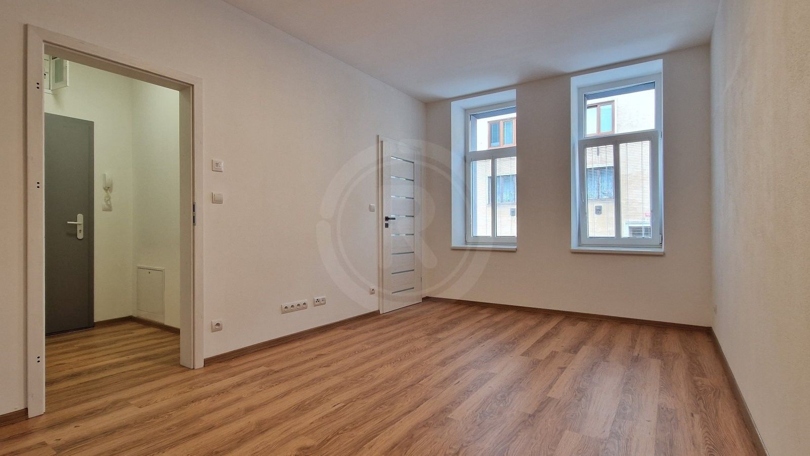 Pronájem byt 2+kk - Lipenská, České Budějovice, 30 m²