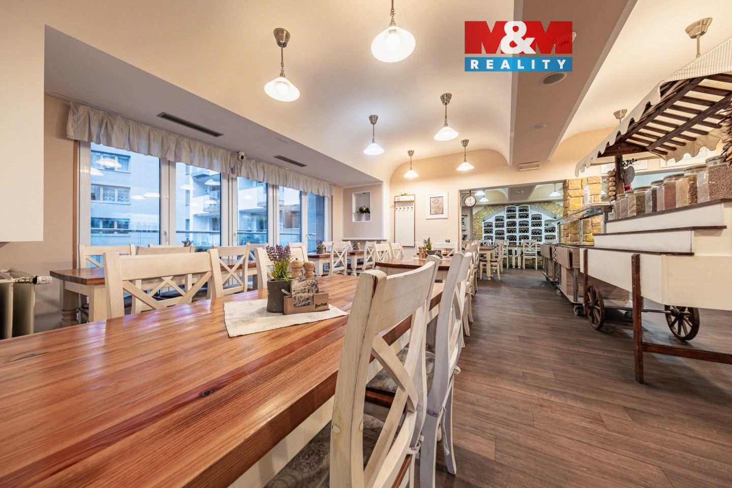 Restaurace, Roháčova, Praha, 616 m²