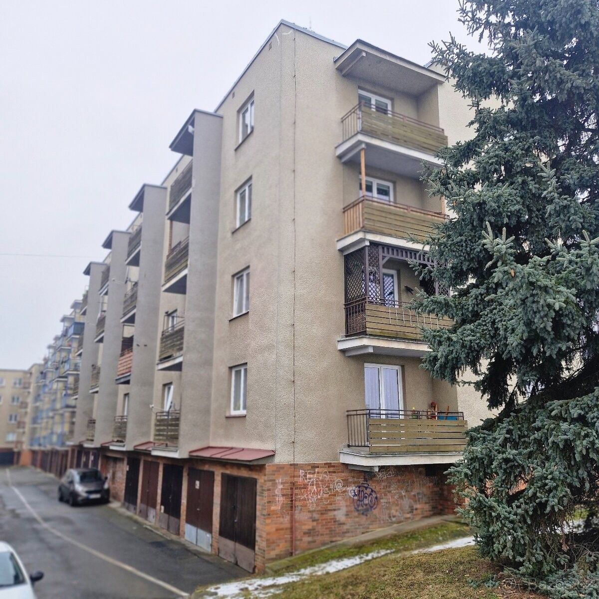 Garáže, Plzeň, 312 00