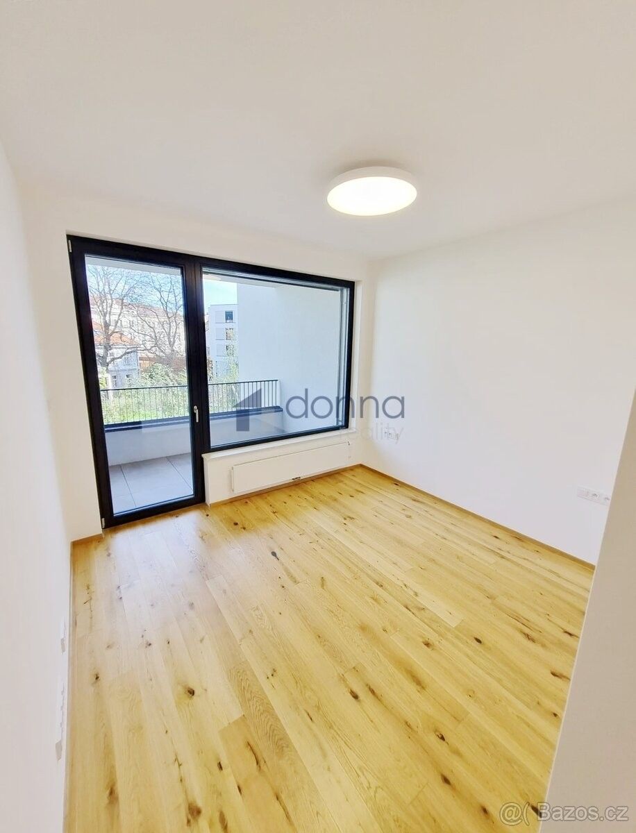 Pronájem byt - Praha, 140 00