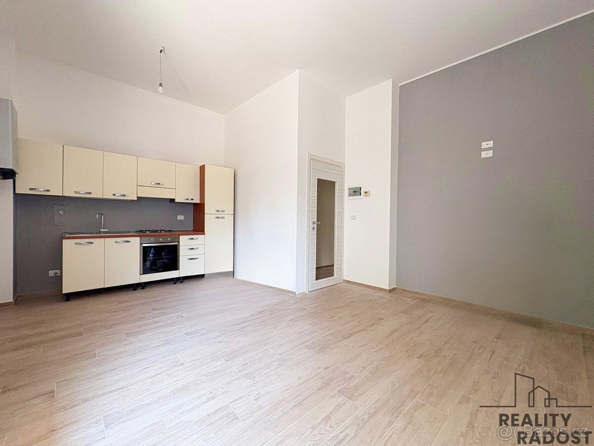 Prodej byt - 987 66, Zahraničí