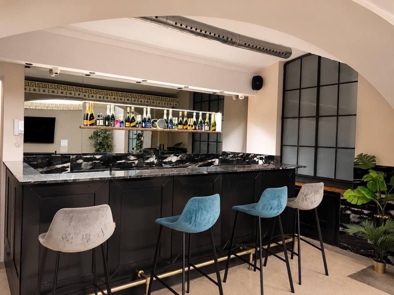 Obchodní prostory · 256 m² · Korunní, Praha - 4