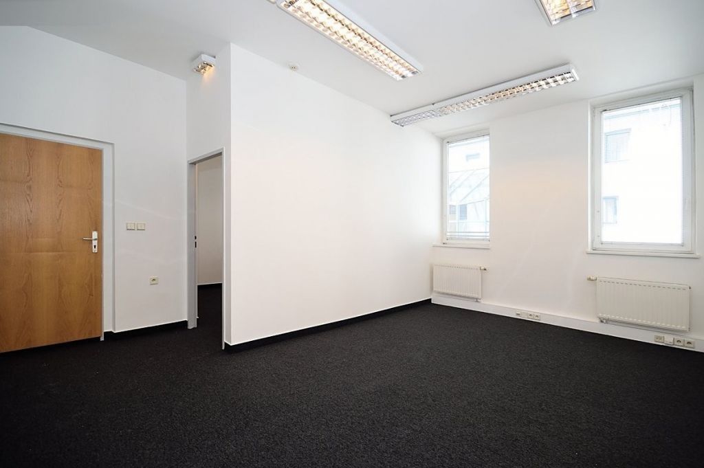Pronájem kancelář - Praha 2, 47 m²