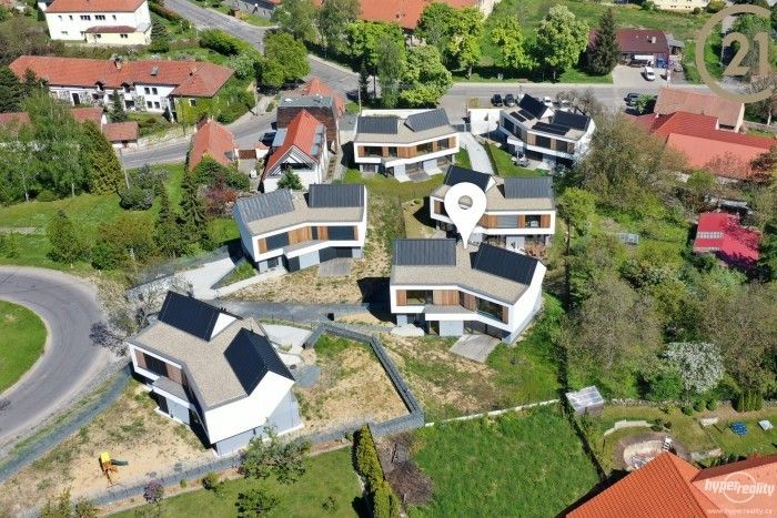 Prodej dům - Hlavní, Panenské Břežany, 260 m²