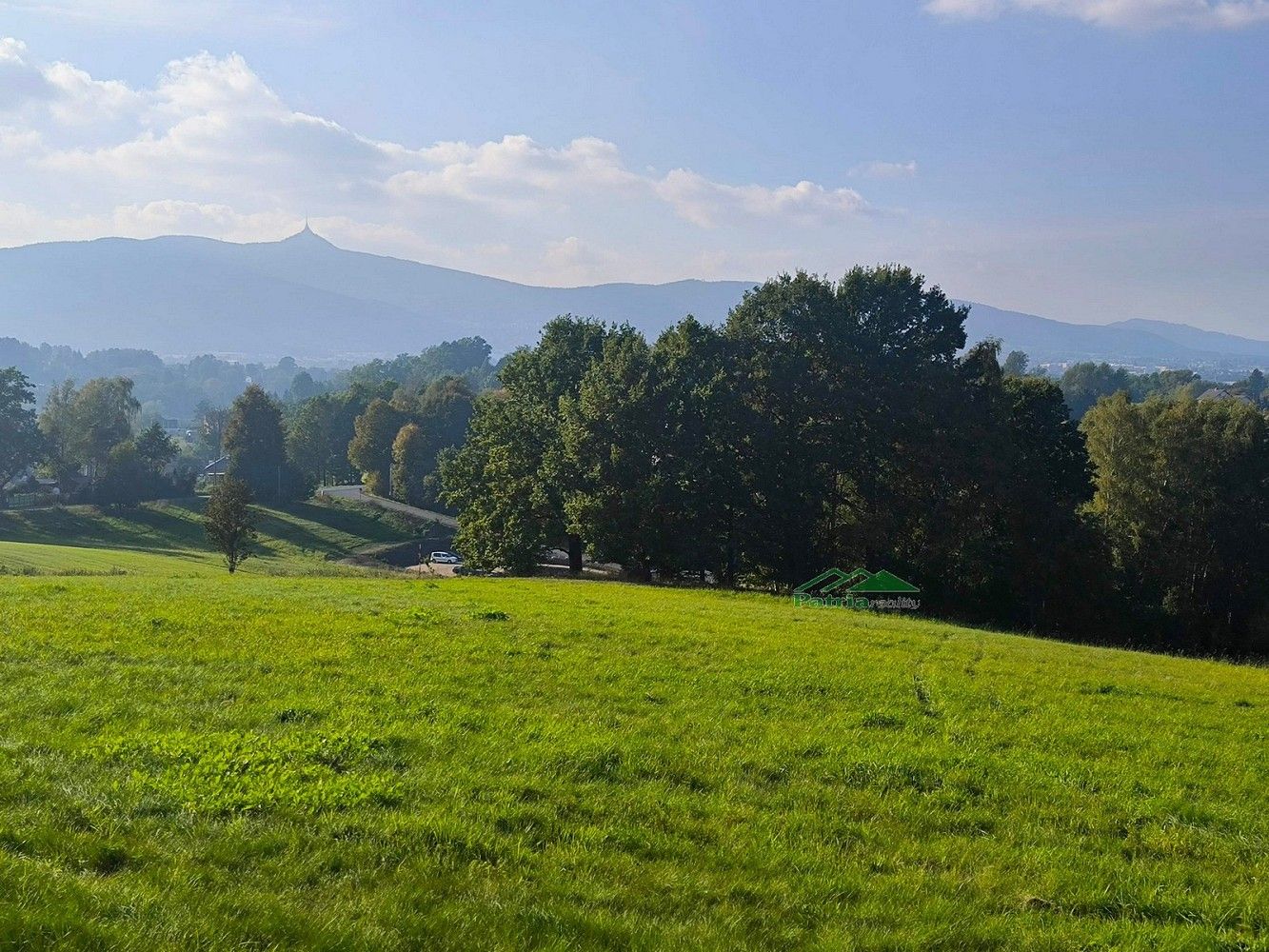 Louka, 16 000 m²