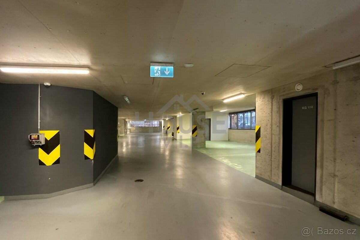 Prodej garáž - Praha, 190 00